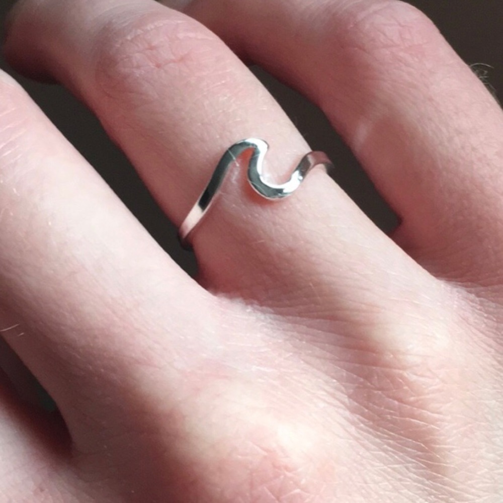 Ocean Wave Beach Faux Silver Ring - Picture 4 of 6